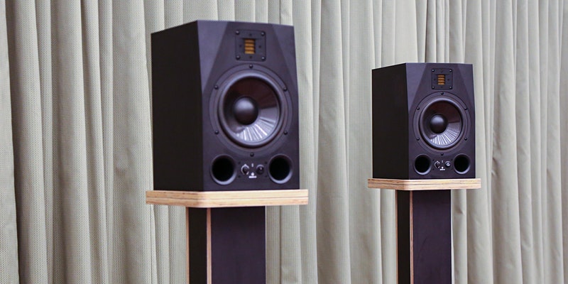 speaker_stands_small_pic.jpg